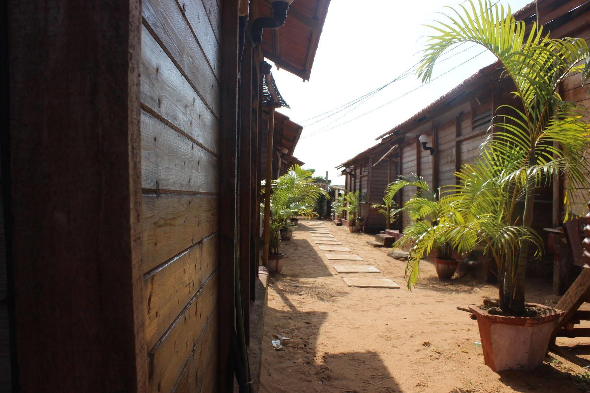 Tivai Beach Cottages Calangute Exterior photo